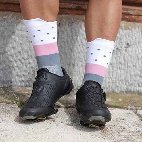 Calcetines rosas ciclismo